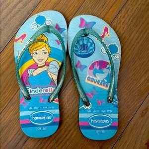Havaianas Kids Cinderella Flip Flops - sz 13/1